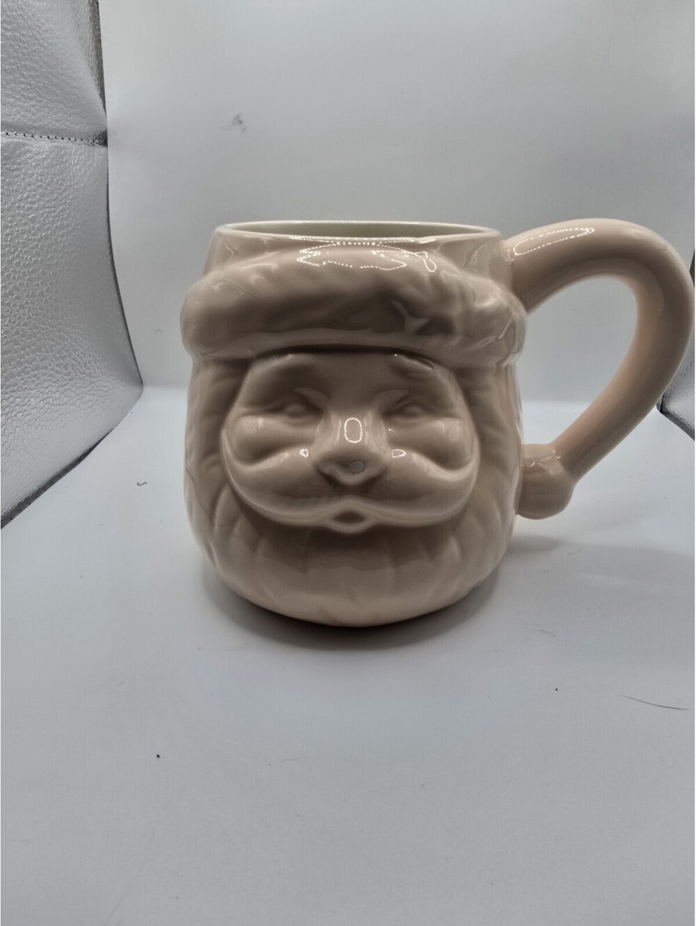 Santa Claus Retro Inspired Pale Pink Ceramic Christmas Mug 20oz